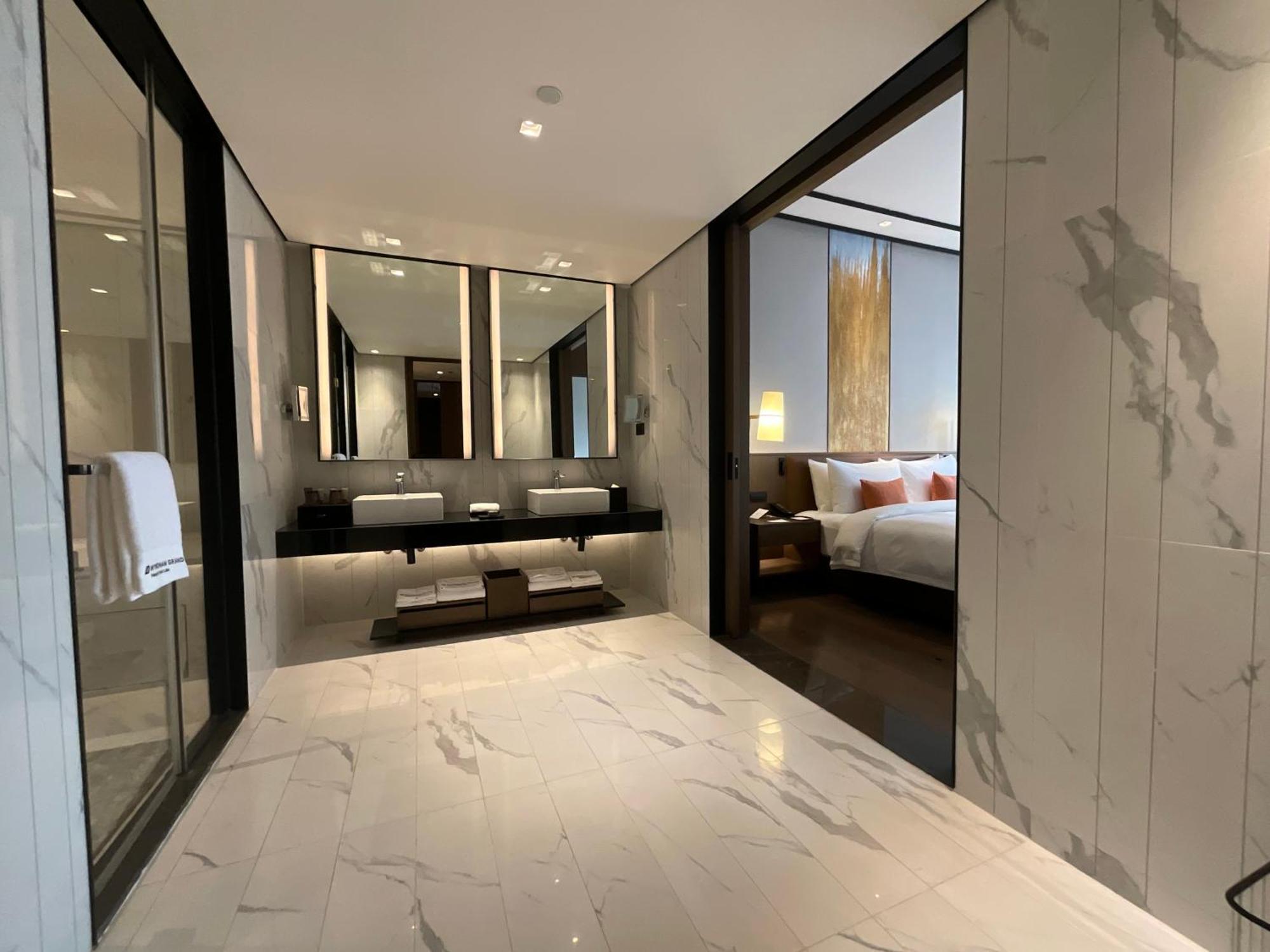 Wyndham Grand Yangon Hotel Ngoại thất bức ảnh